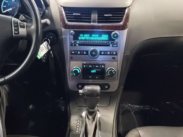 2009 Silver Moss Metallic Chevrolet Malibu LTZ FWD Sedan