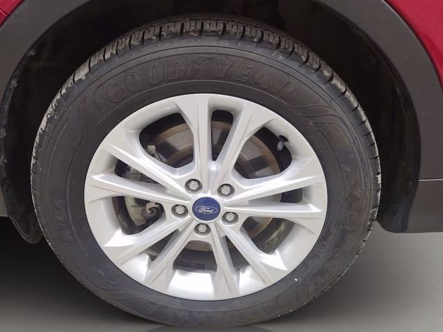 2017 Ruby Red Metallic Tinted Clearcoat Ford Escape SE 4X4 SUV