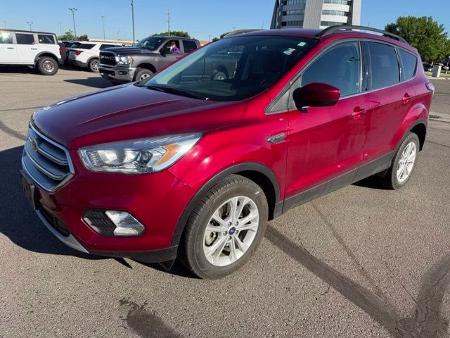 2017 Ruby Red Metallic Tinted Clearcoat Ford Escape SE 4X4 SUV