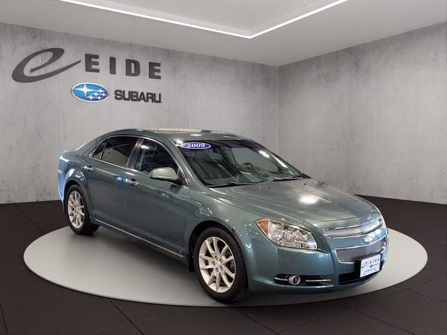 2009 Silver Moss Metallic Chevrolet Malibu LTZ FWD Sedan