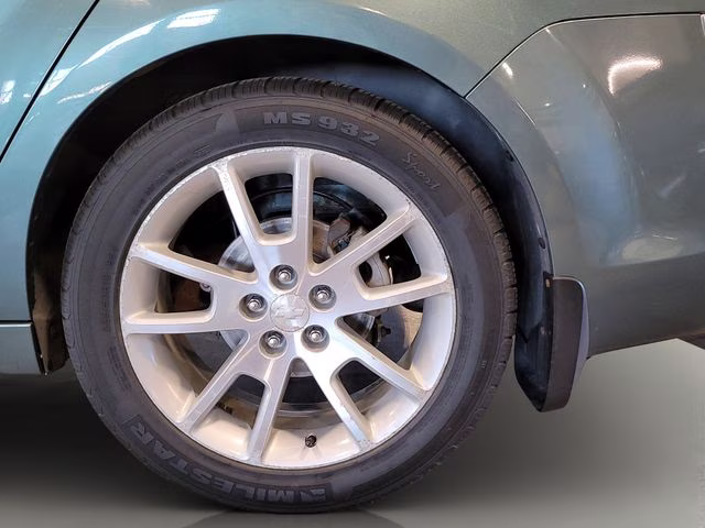 2009 Silver Moss Metallic Chevrolet Malibu LTZ FWD Sedan