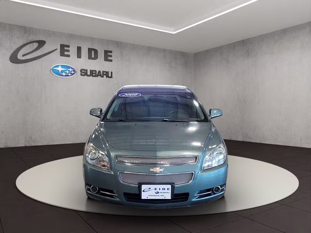 2009 Silver Moss Metallic Chevrolet Malibu LTZ FWD Sedan