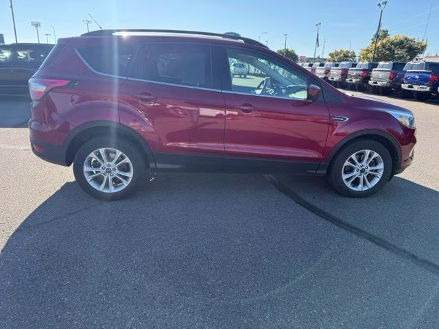2017 Ruby Red Metallic Tinted Clearcoat Ford Escape SE 4X4 SUV