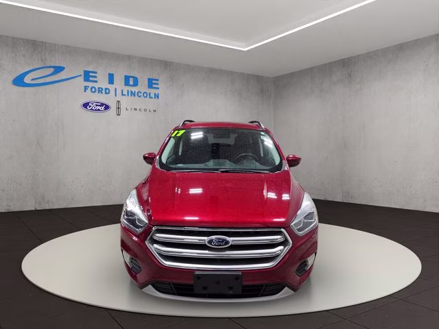 2017 Ruby Red Metallic Tinted Clearcoat Ford Escape SE 4X4 SUV