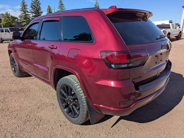 2021 Velvet Red Pearlcoat Jeep Grand Cherokee Laredo X 4X4 SUV