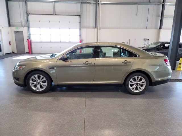 2012 Green Ford Taurus SEL AWD Sedan