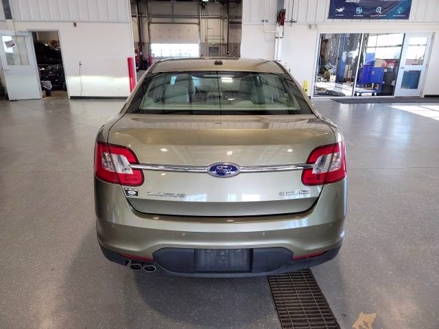 2012 Green Ford Taurus SEL AWD Sedan