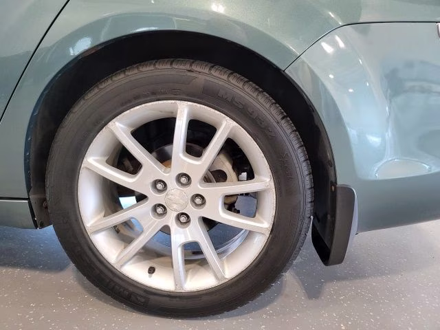 2009 Green Chevrolet Malibu LTZ FWD Sedan