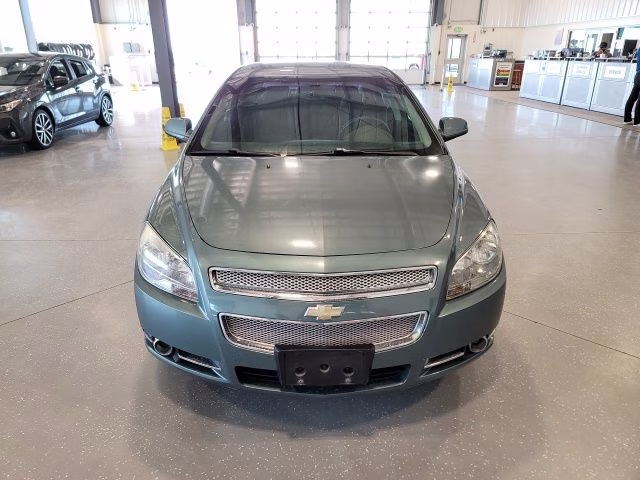 2009 Green Chevrolet Malibu LTZ FWD Sedan
