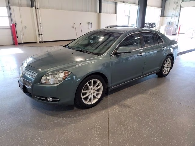 2009 Green Chevrolet Malibu LTZ FWD Sedan