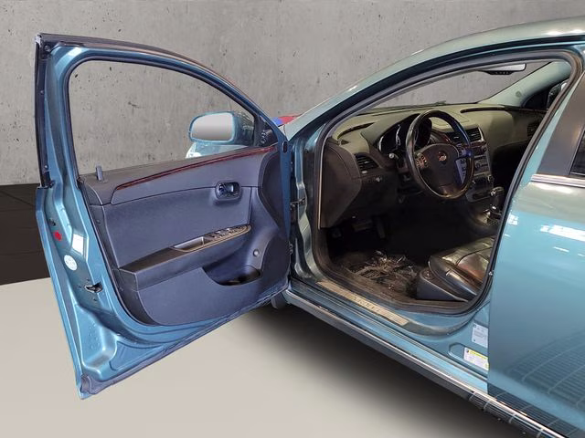 2009 Silver Moss Metallic Chevrolet Malibu LTZ FWD Sedan