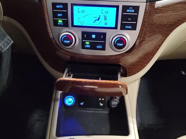 2008 Powder White Pearl (PIO) Hyundai Santa Fe SE AWD SUV