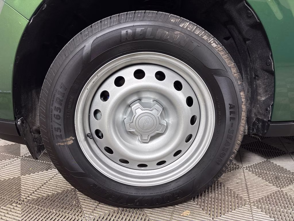 2025 Green Ford Maverick XL FWD Truck