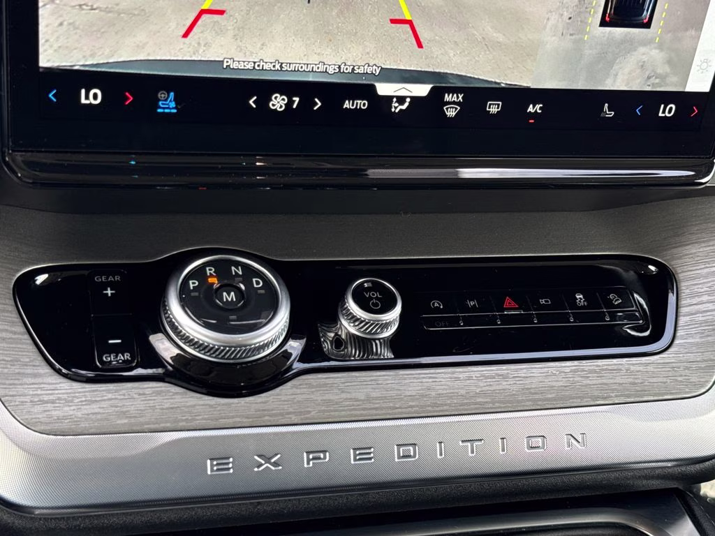 2025 Agate Black Metallic Ford Expedition Max Platinum 4X4 SUV