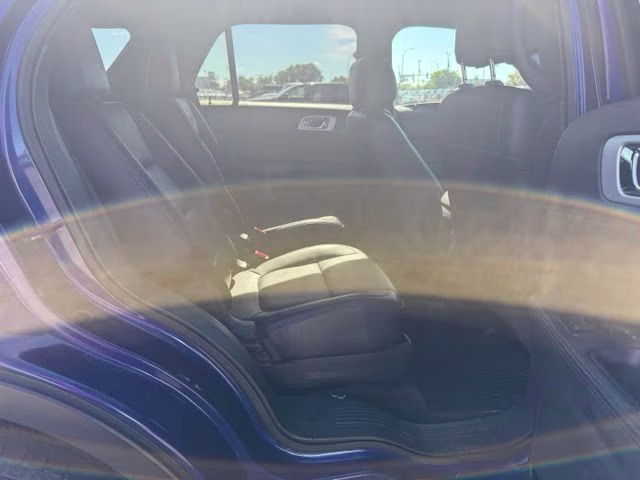 2015 Deep Impact Blue Metallic Ford Explorer XLT 4X4 SUV