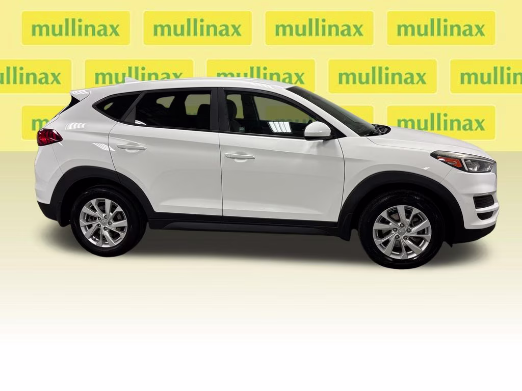 2019 Dazzling White Hyundai Tucson SE AWD SUV