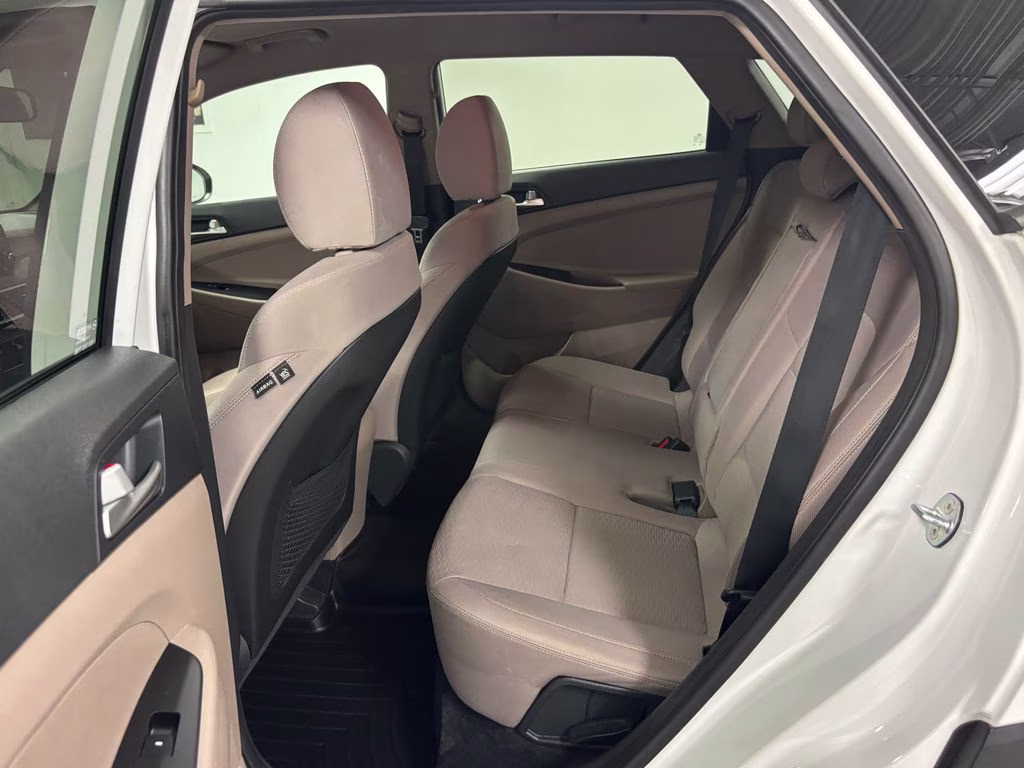 2019 Dazzling White Hyundai Tucson SE AWD SUV