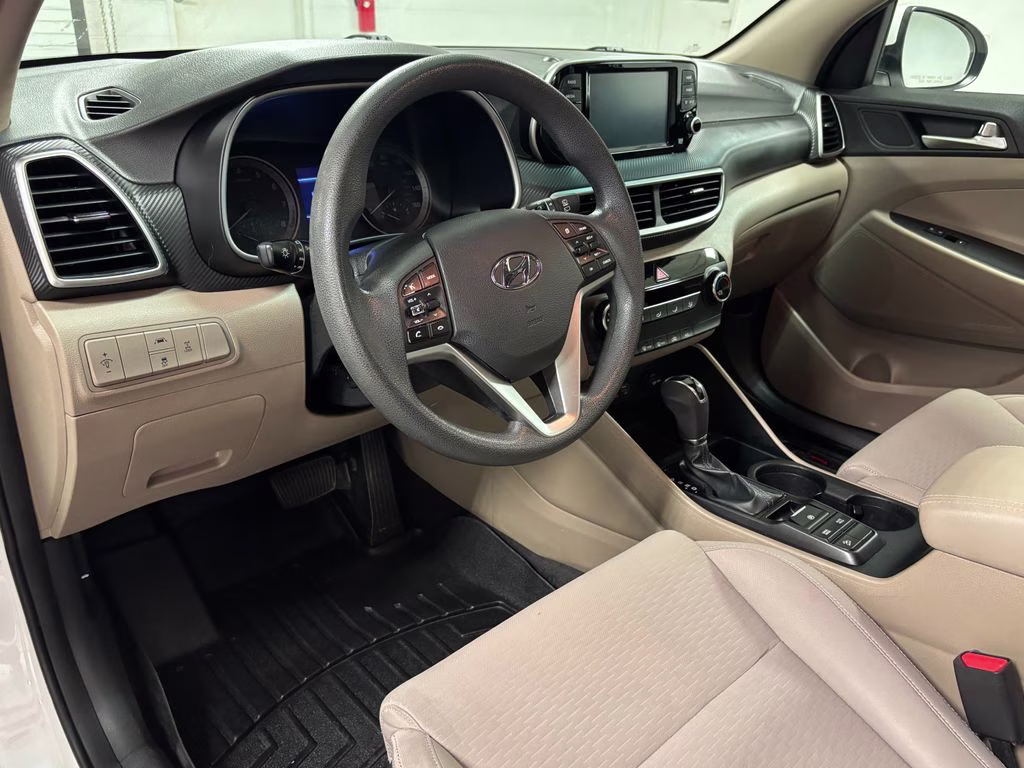 2019 Dazzling White Hyundai Tucson SE AWD SUV