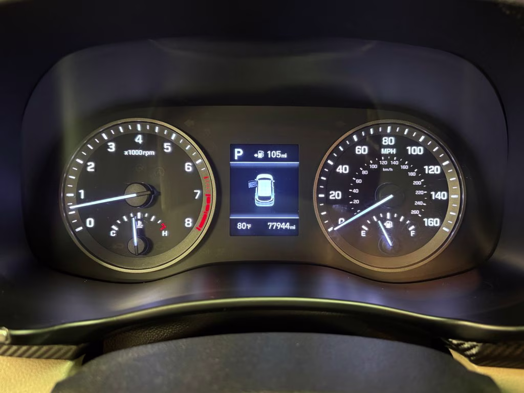 2019 Dazzling White Hyundai Tucson SE AWD SUV