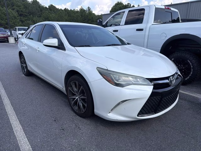 2016 Blizzard Pearl Toyota Camry XSE FWD Sedan