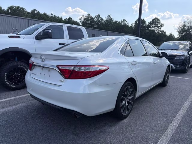 2016 Blizzard Pearl Toyota Camry XSE FWD Sedan