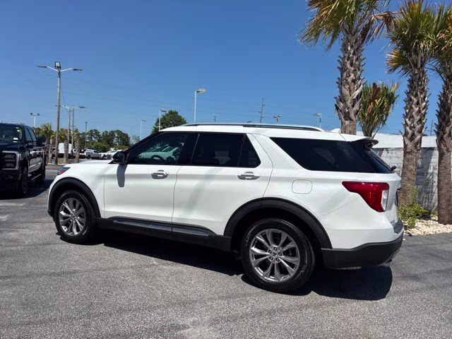 2023 White Metallic Ford Explorer Limited 4X4 SUV