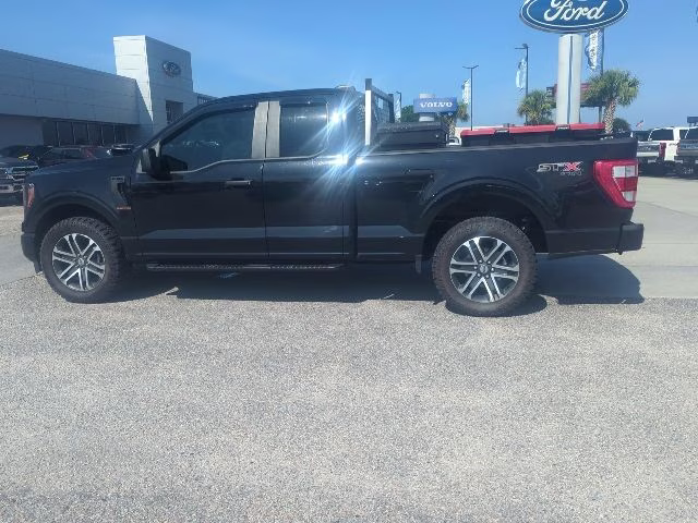 2023 Black Metallic Ford F-150 XL 4X4 Truck