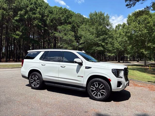 2024 Summit White GMC Yukon AT4 4X4 SUV