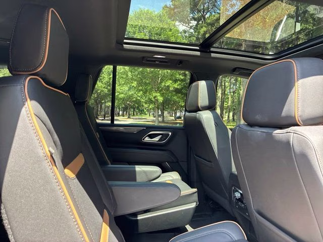 2024 Summit White GMC Yukon AT4 4X4 SUV