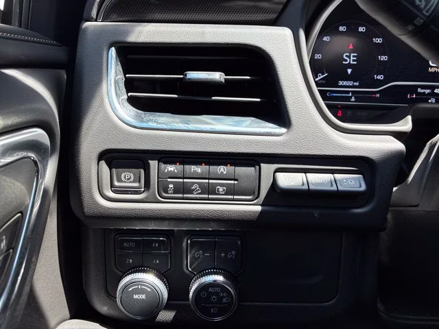 2024 Summit White GMC Yukon AT4 4X4 SUV