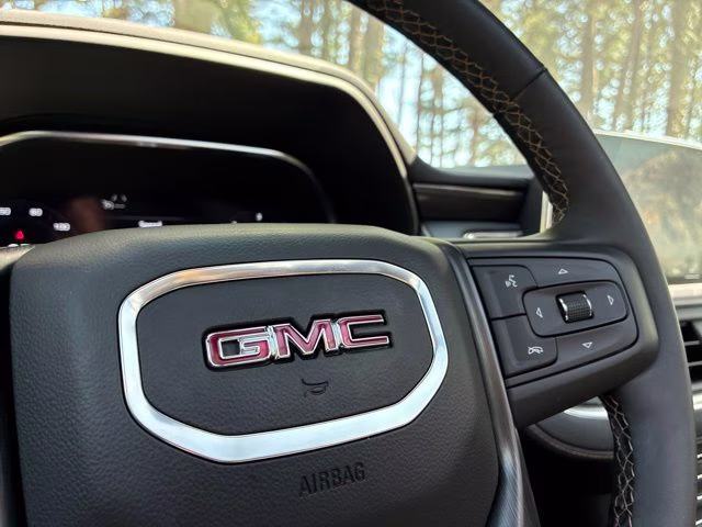 2024 Summit White GMC Yukon AT4 4X4 SUV