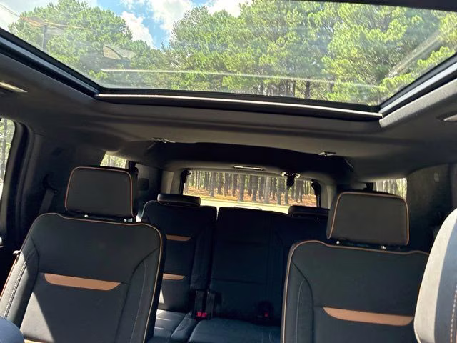 2024 Summit White GMC Yukon AT4 4X4 SUV