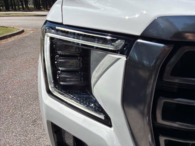 2024 Summit White GMC Yukon AT4 4X4 SUV