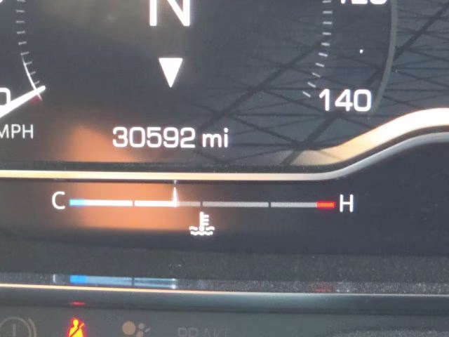 2024 Summit White GMC Yukon AT4 4X4 SUV