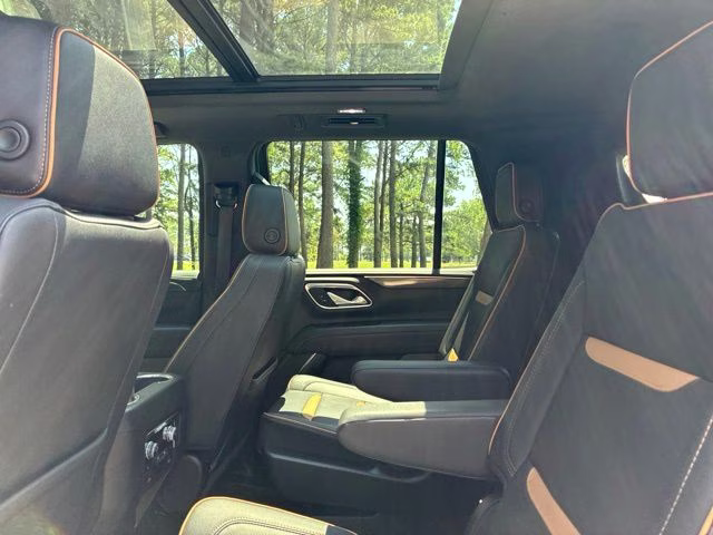2024 Summit White GMC Yukon AT4 4X4 SUV