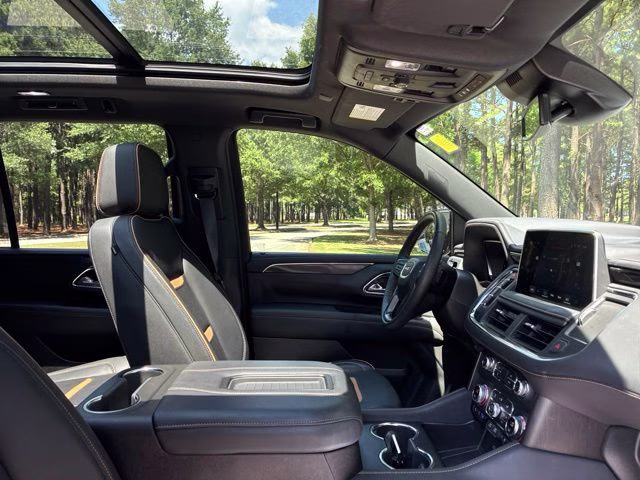 2024 Summit White GMC Yukon AT4 4X4 SUV