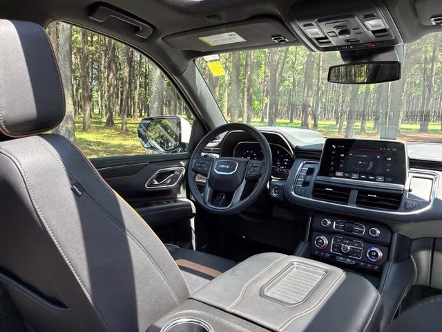 2024 Summit White GMC Yukon AT4 4X4 SUV