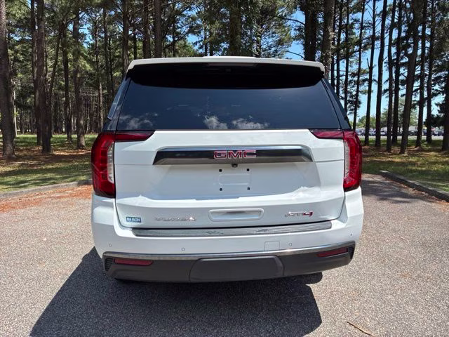 2024 Summit White GMC Yukon AT4 4X4 SUV