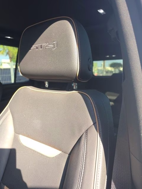2024 Summit White GMC Yukon AT4 4X4 SUV