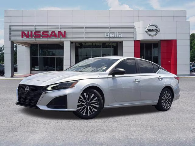 2024 Brilliant Silver Metallic Nissan Altima 2.5 SV FWD Sedan