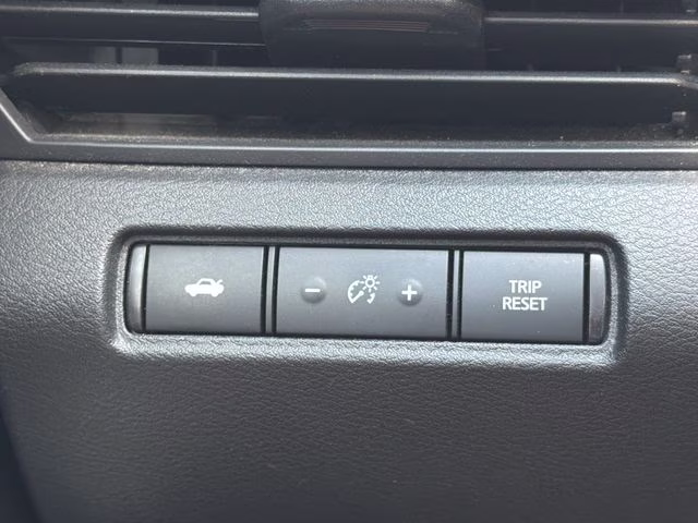 2024 Brilliant Silver Metallic Nissan Altima 2.5 SV FWD Sedan