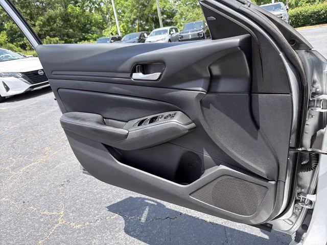 2024 Brilliant Silver Metallic Nissan Altima 2.5 SV FWD Sedan