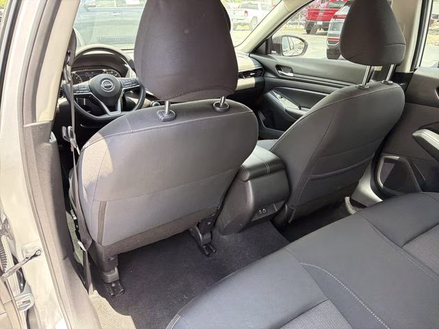 2024 Brilliant Silver Metallic Nissan Altima 2.5 SV FWD Sedan