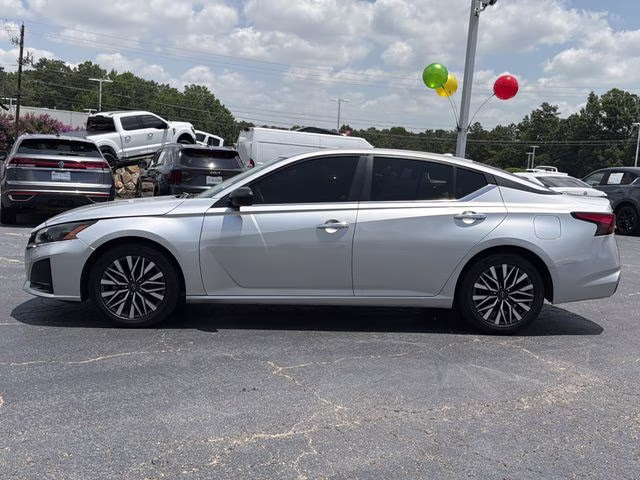 2024 Brilliant Silver Metallic Nissan Altima 2.5 SV FWD Sedan