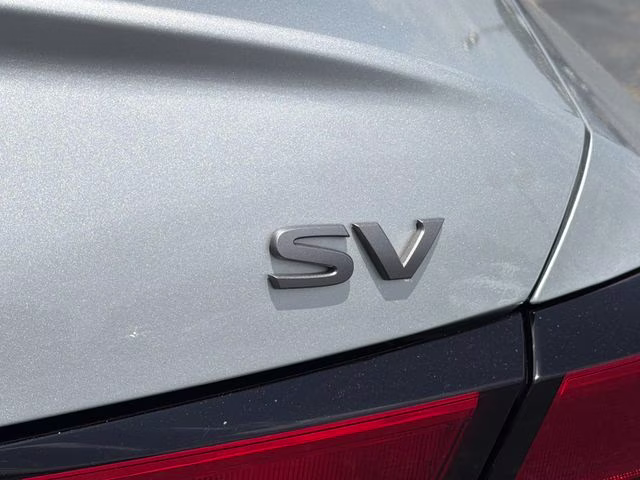 2024 Brilliant Silver Metallic Nissan Altima 2.5 SV FWD Sedan