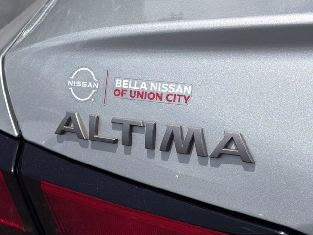 2024 Brilliant Silver Metallic Nissan Altima 2.5 SV FWD Sedan