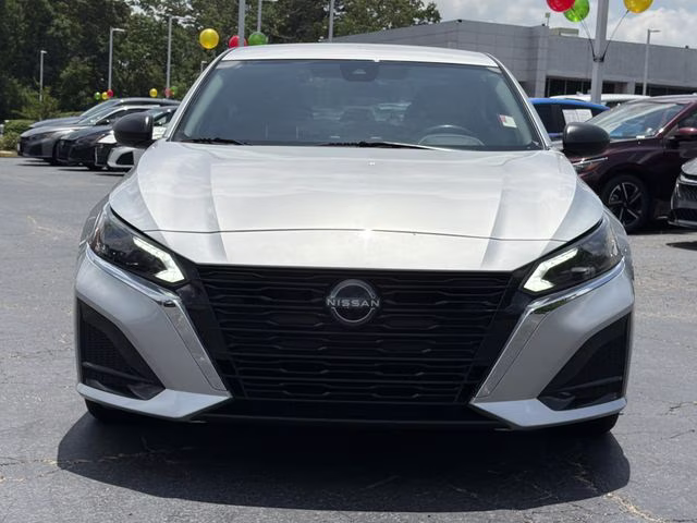 2024 Brilliant Silver Metallic Nissan Altima 2.5 SV FWD Sedan