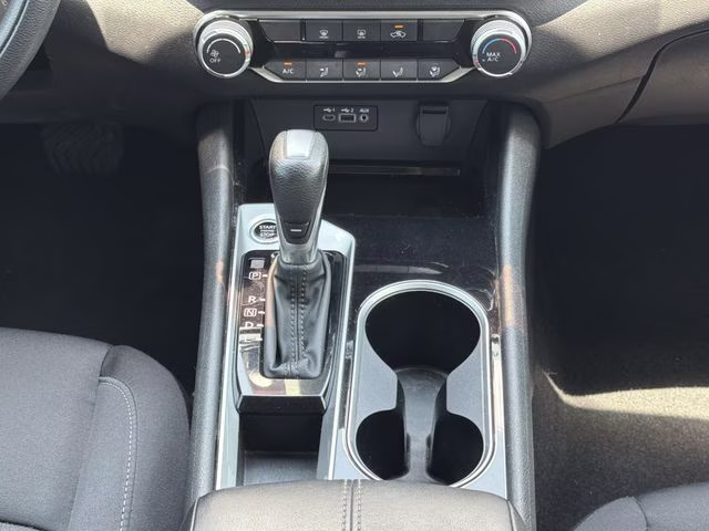 2024 Brilliant Silver Metallic Nissan Altima 2.5 SV FWD Sedan