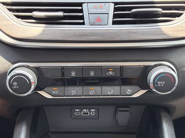 2024 Brilliant Silver Metallic Nissan Altima 2.5 SV FWD Sedan
