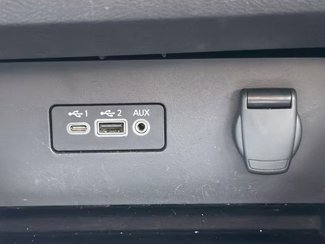 2024 Brilliant Silver Metallic Nissan Altima 2.5 SV FWD Sedan